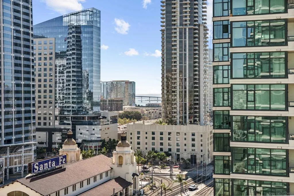 1205 Pacific Hwy 1505, San Diego, California 92101 home-pic-13